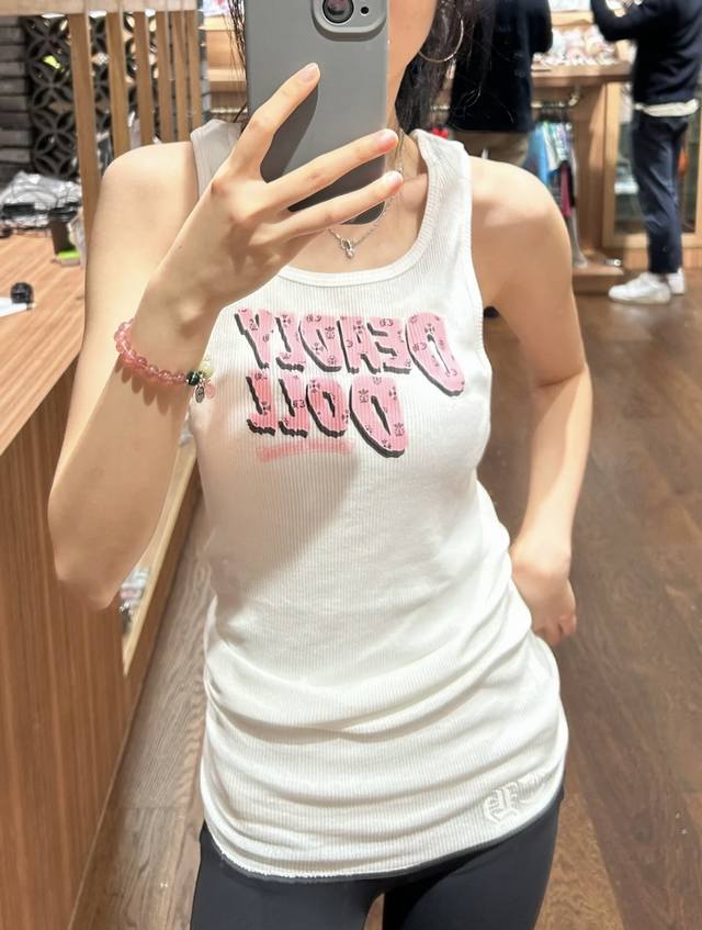 New latest Ch 25New Cro print vest Color: White Black Size: Sml DDD