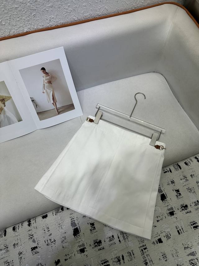 Gcuui*2025 early autumn new style skirt version super simple atmosphere high qua