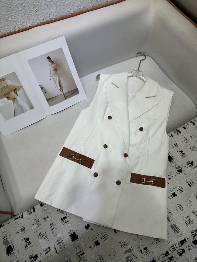 Gcuui*2025 early autumn new sleeveless vest version super high quality monochrom
