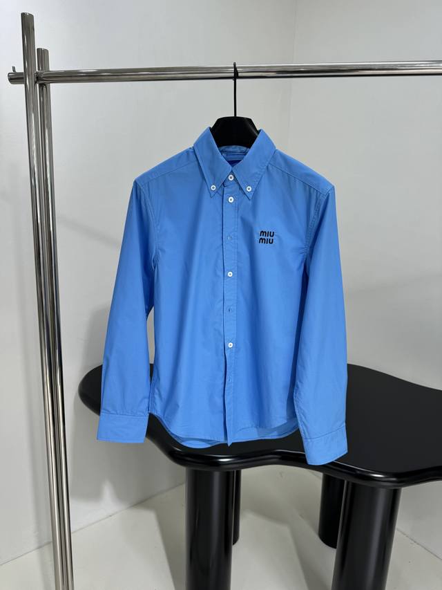 25 New cotton shirt Cotton jersey Embroidered with brand logo Curved hem Lapel c