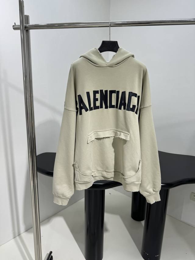 Hooded sweatshirt with adhesive tape Vintage plain fabric, Tape Type logo on the