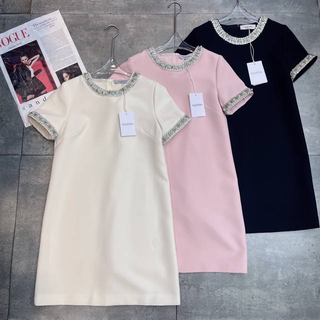 Re-order and shipment Hot-selling Valent0ڢ show 2025 early autumn haute couture