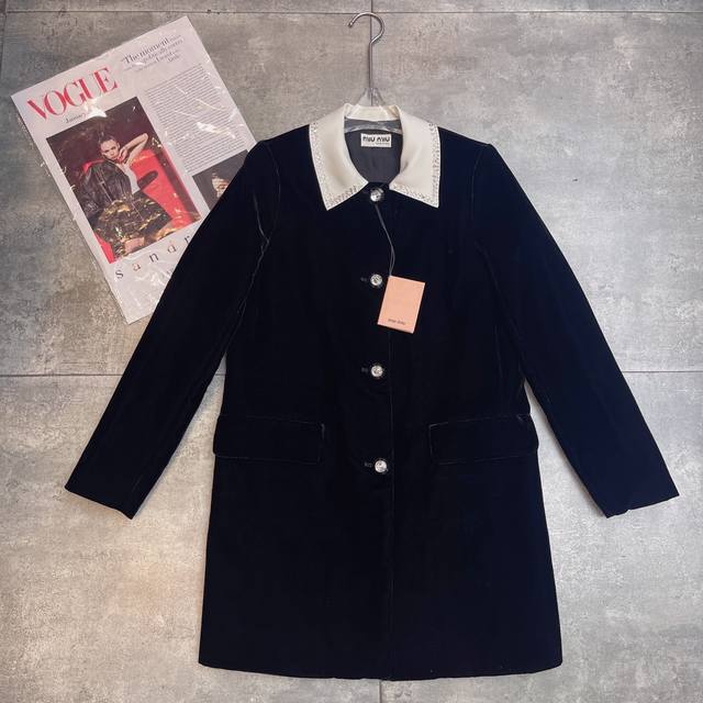 Re-order and shipment The popular velvet trench coat, the same style as the Mium