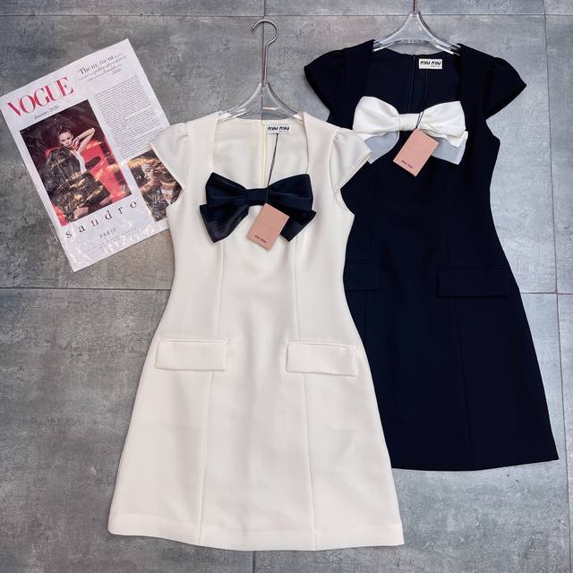 Re-order and shipment Miu's 2025 summer must-have new Hepburn-style mini dress,