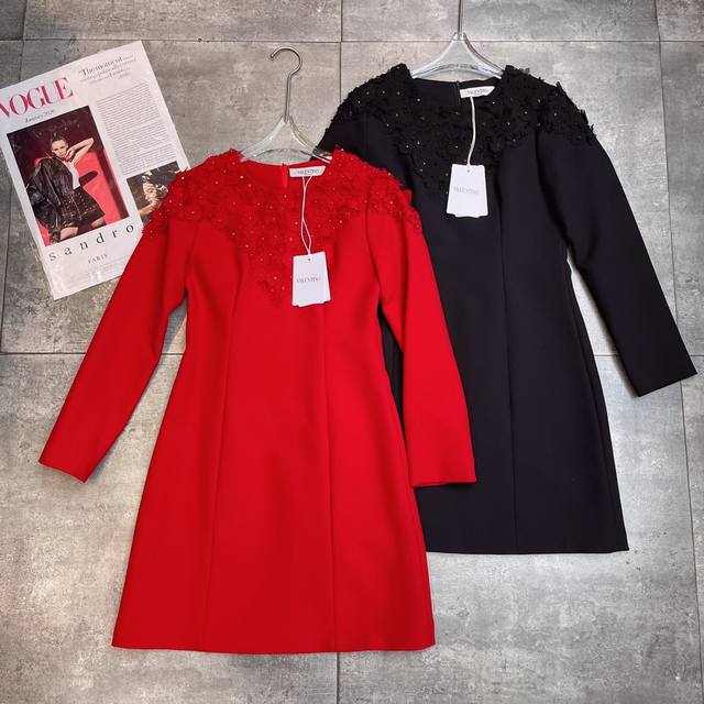 Re-order and shipment Hot item, the same style as celebrities, Valent0ڢ show 202