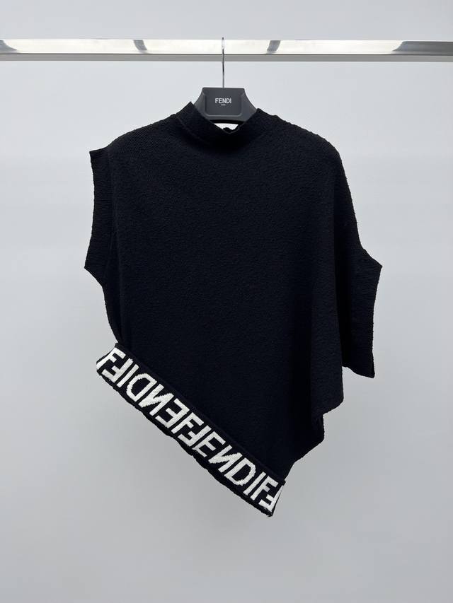 Fend*Asymmetrical crew neck sweaterAsymmetrical crew neck sweater with cap sleev