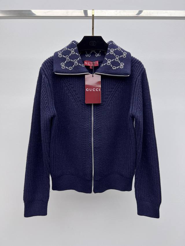 Gucc*Crystal Diamond Lapel CardiganThis loose-fitting knitted cardigan is crafte