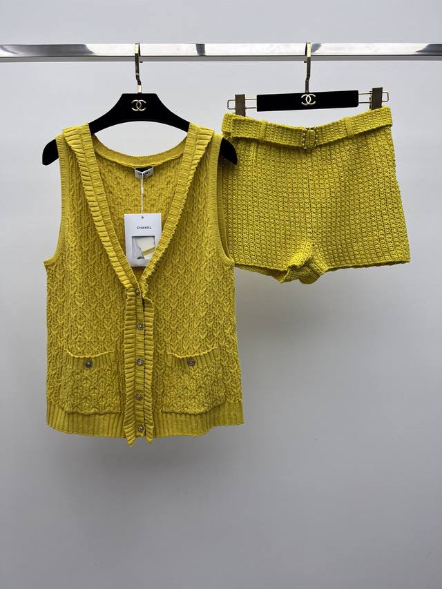 Chane* Lace Vest 25 Early Spring Resort Collection Made of custom cotton yarn He