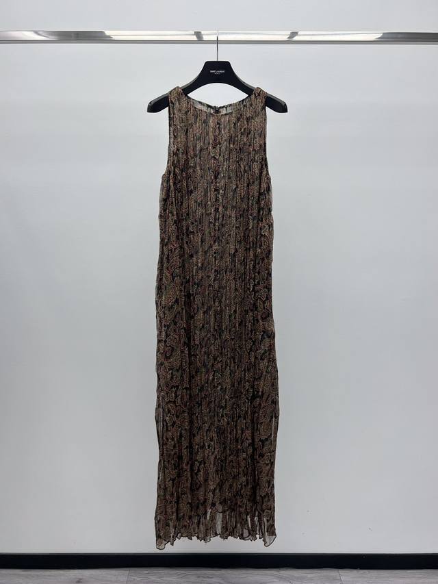 Into The Eas* Paisley Dress Made of 100% silk tinsel fabric The skirt is draped