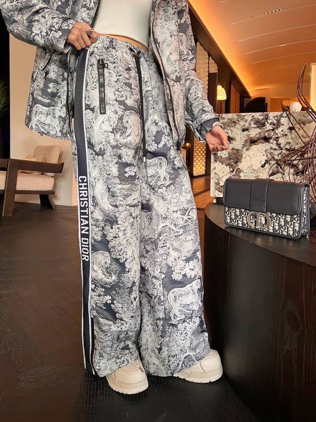 Original Dd.....2025 Early Fall New Fashion Jacquard Webbing Wide-Leg Pants. Cus