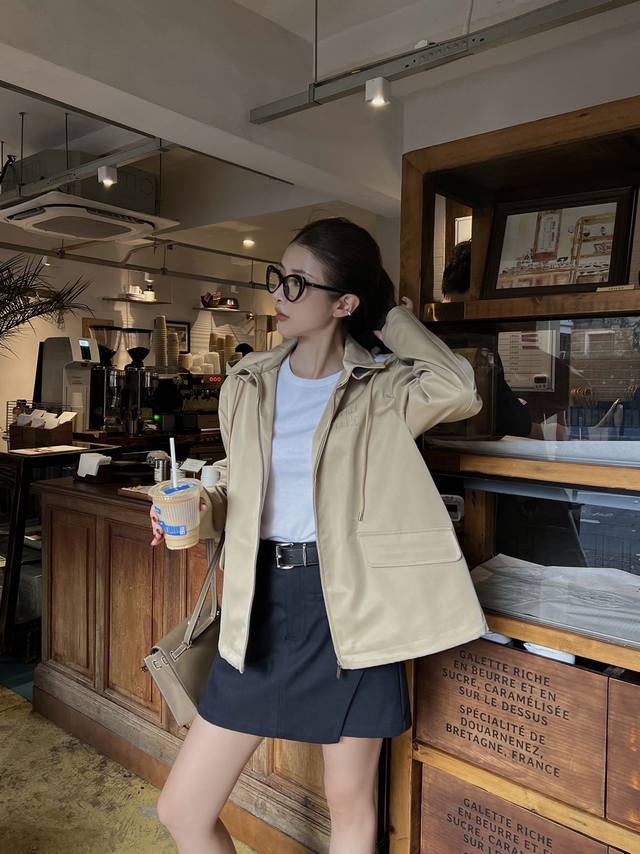 Original Mm 2025 Early Fall new stylish hooded drawstring trench coat. Custom-m