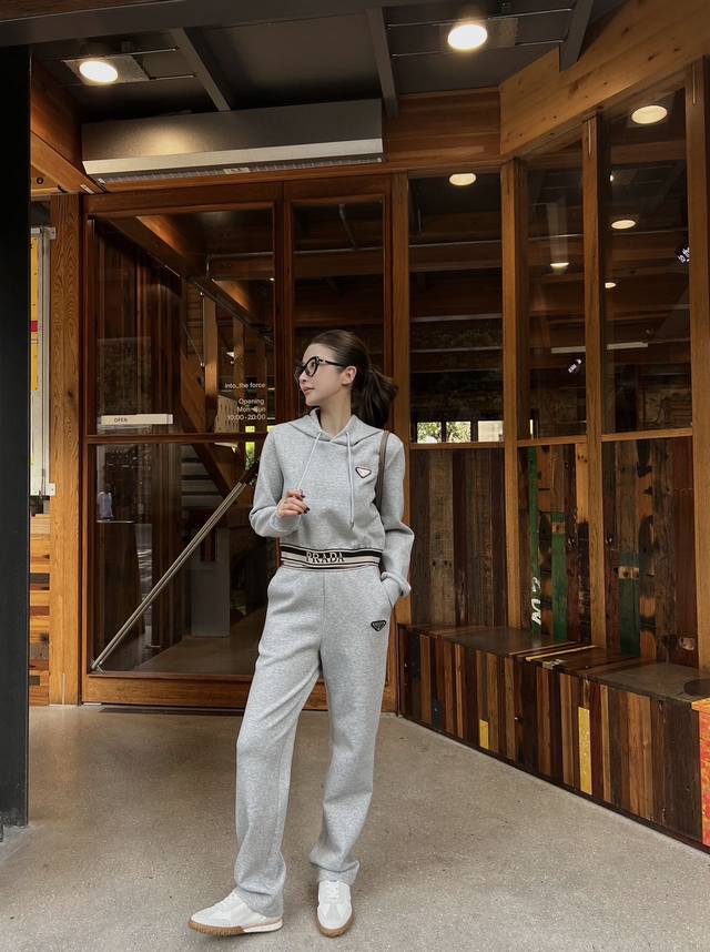 Original Pp.....2025 Early Fall New Fashion Hooded Sweatshirt and Trousers Set,