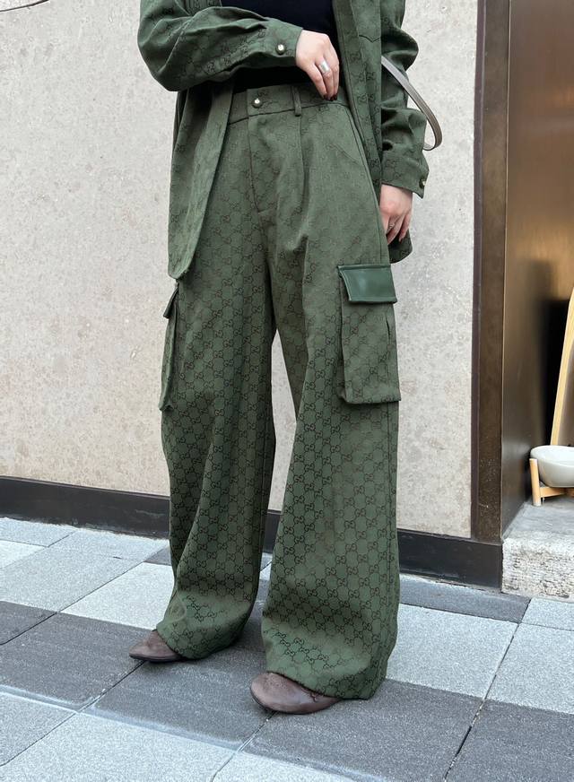 Original Gu.....2025 Early Fall New Fashion Jacquard Denim Overalls. Custom-mad