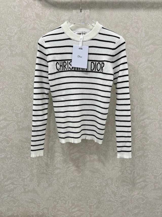 Dio* New arrival from Dior 25! A navy-inspired striped knit long-sleeved top wit