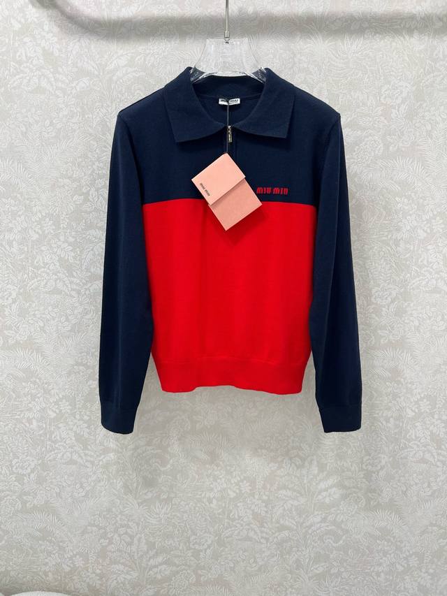 Miumi*25's new contrasting lapel half-zip knitted pullover with chest logo embro