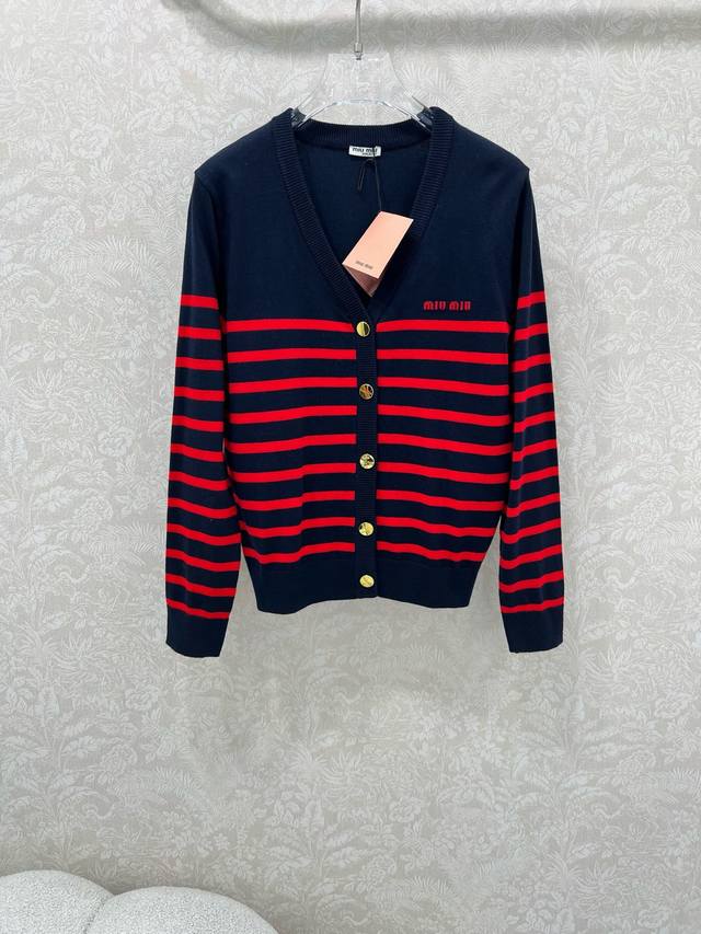 Miumi*25's new V-knitted cardigan with a logo embroidered on the chest, customiz