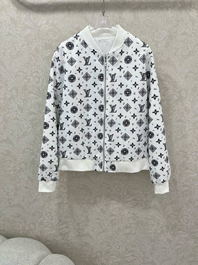Louis Vuitto*25 new ribbed collar monogram print jacket with a bold all-over pri