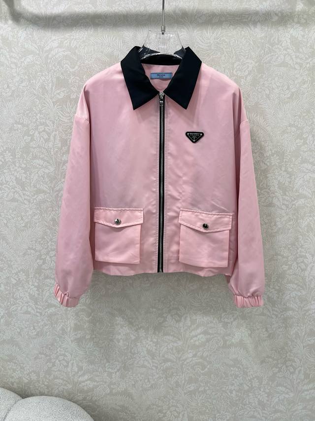 Prad*25's new nylon lapel jacket with a back zipper is here, unlocking a variety