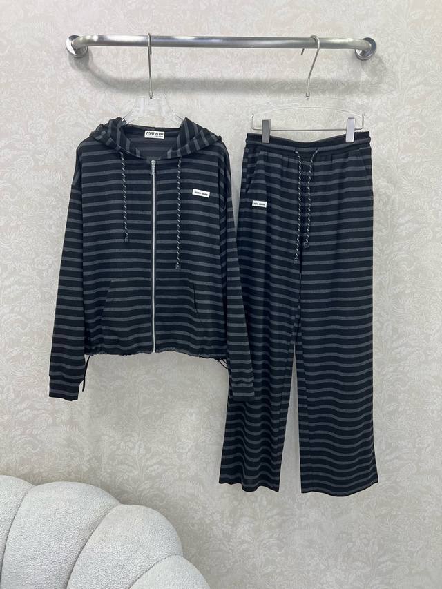 Miumi* 25 new striped suit for sale as a whole set. The combination of hooded ja