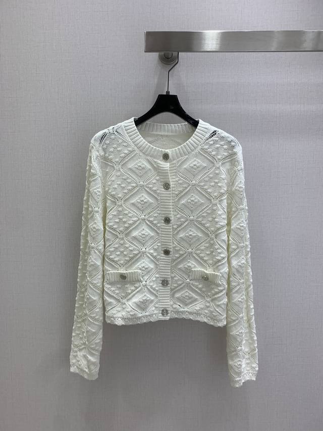 Highly recommend Chane*'s 2025 new diamond-patterned knit cardigan, featuring a