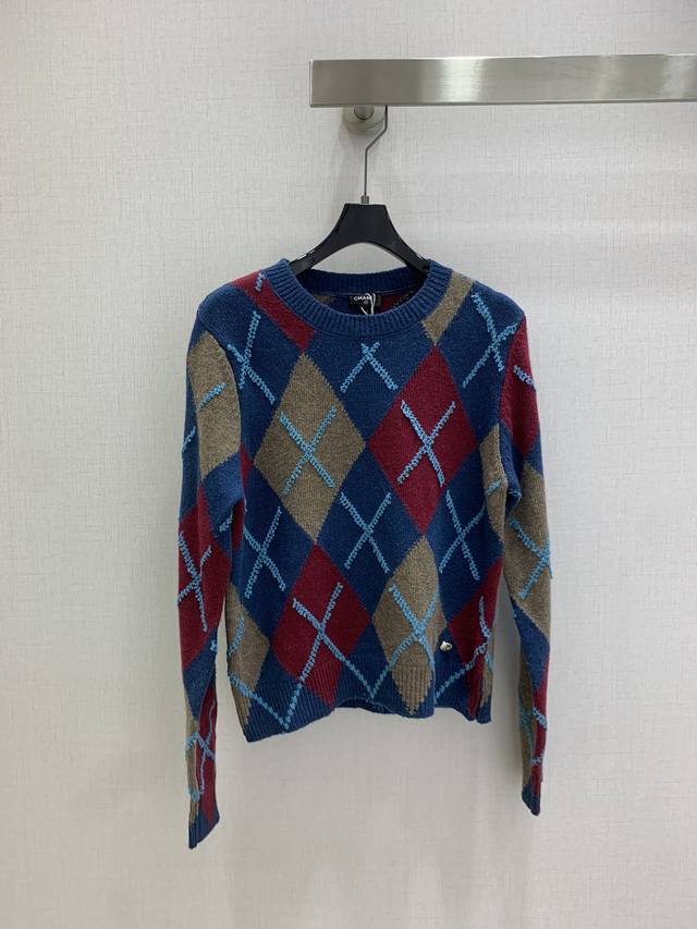 Highly recommend Chan* 2025 new diamond-patterned sweater. Blue with red and br