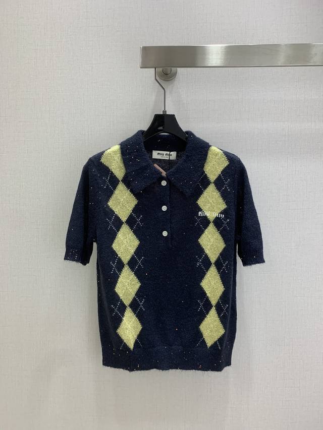Highly recommend Miu*'s new 2025 diamond-shaped, contrasting sequined knit short