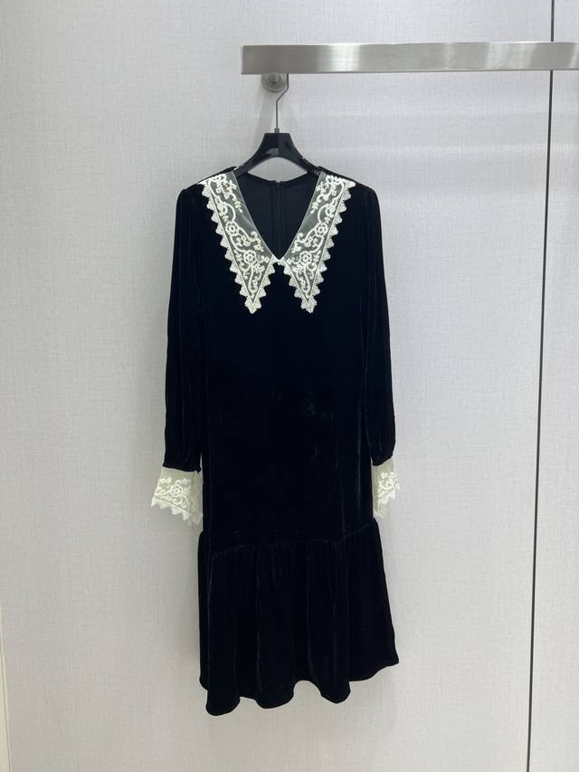 I highly recommend this new Miu* 2025 dress. It instantly transforms you into a