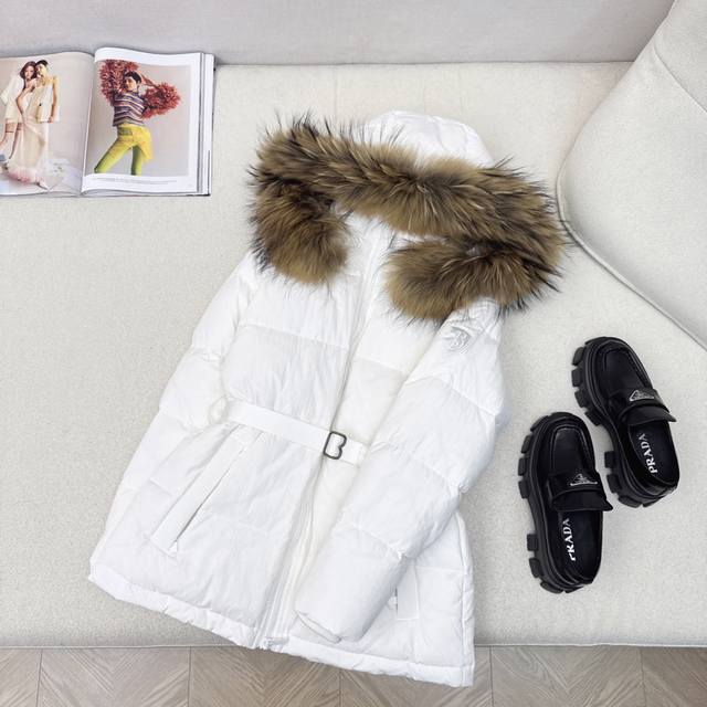Original quality Bur 25Ss, the latest fall/winter style. This short down jacket