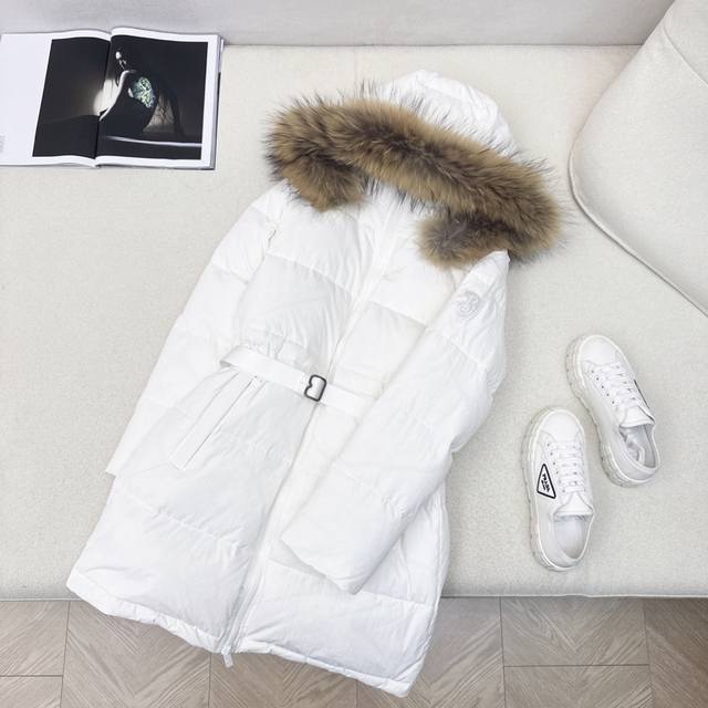 Original quality Bur 25Ss, the latest fall/winter style. This long down jacket