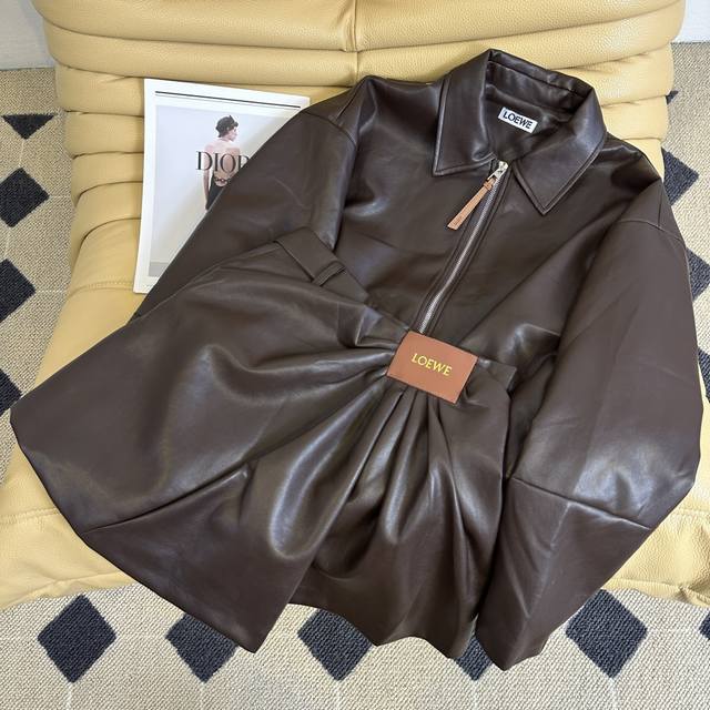 Yang Mi's same style 25Ss ~ Loe lapel pleated leather jacket, coat, pleated skir
