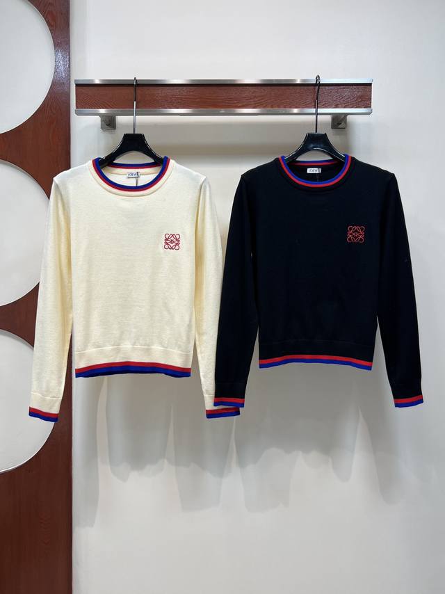 Lw's 25th early autumn new badge embroidered knitted series round neck top V-nec
