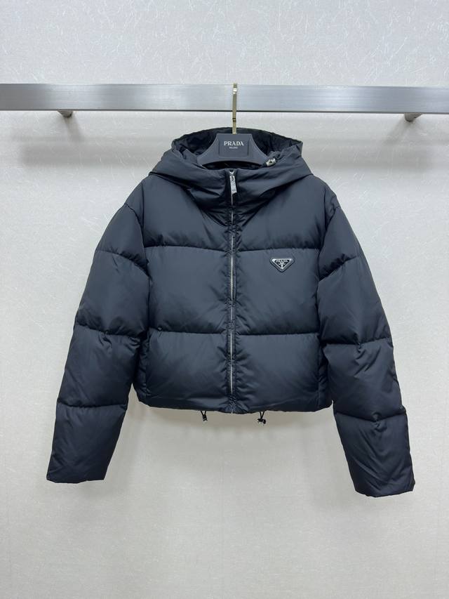 25Ss Prad *Latest fall/winter style, hooded, metal triangle logo, short down jac