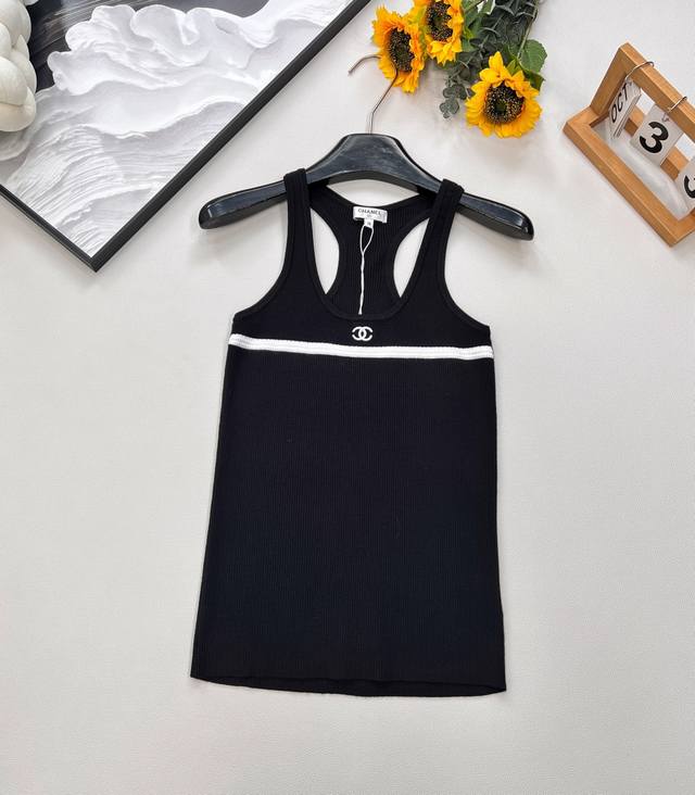 Chanel2025 new style double C logo embroidered versatile basic knitted vest, cus