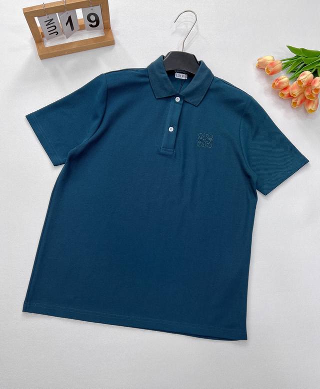Loewe's new letter embroidered lapel Polo shirt shows freedom and vitality, with