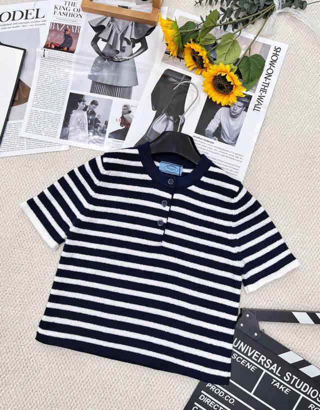Prada's colorblock cotton striped knitted Polo collar short-sleeved T-shirt is s