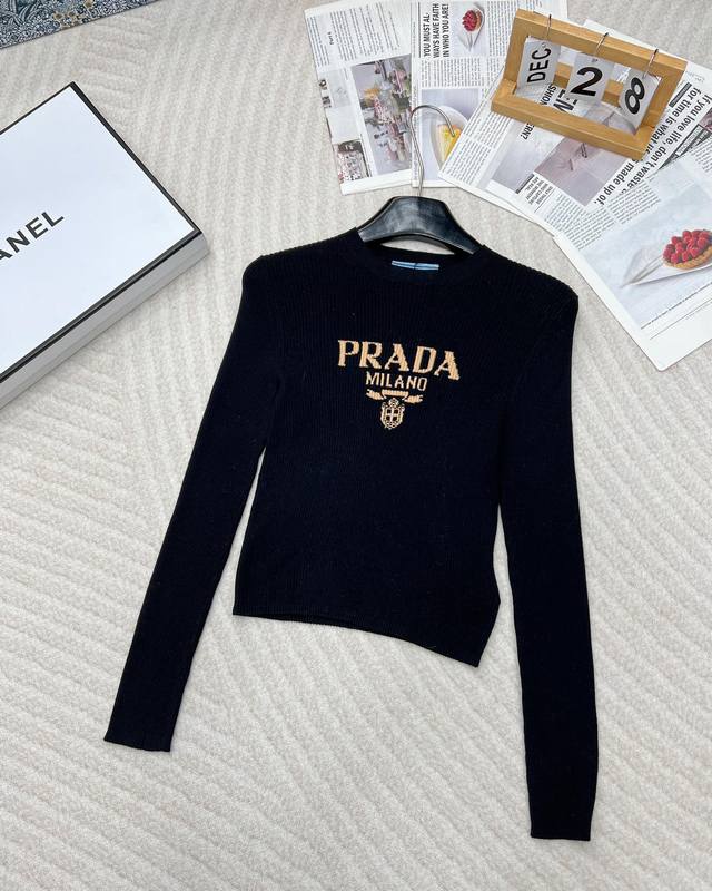 Prada24Ss letter jacquard long-sleeved thin knit sweater, made of Tencel wool, a