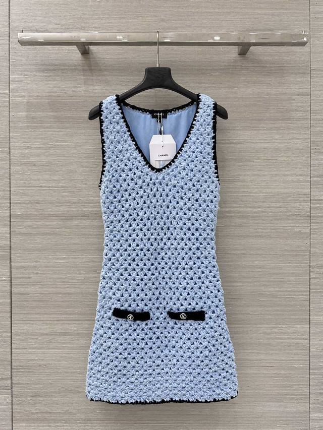 Original quality, exclusive first for Coco girls, 25A new contrast-trimmed hollo