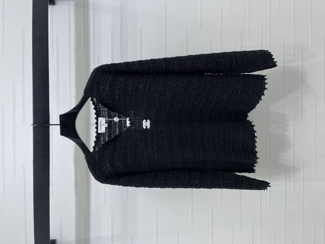 New, original, high-quality Chane* 2025 Early Fall collection! V-neck crocheted