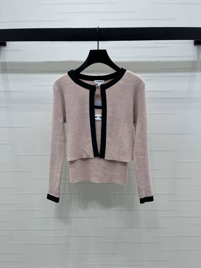 New, original, high-quality Chane* 2025 Early Fall Collection! Two-piece knitte