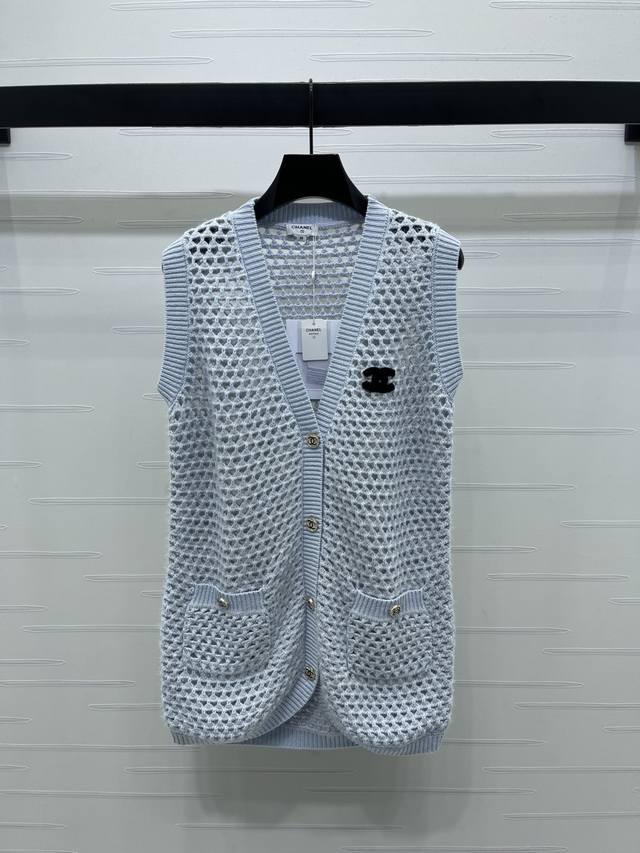 New, original, high-quality Chane* 2025 Early Fall Collection! Double C logo ho