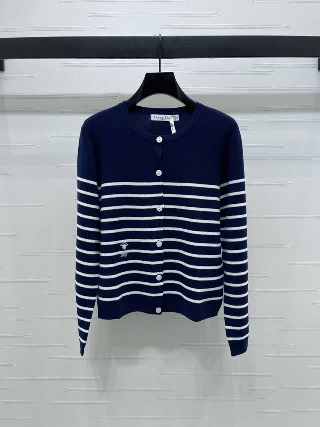 New, original, high-quality Dio* 2025 Early Fall Collection! Contrast-striped k