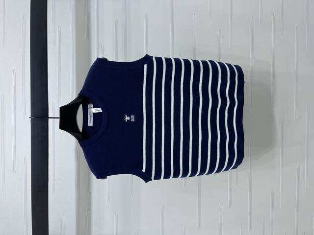 New, original, high-quality Dio* 2025 Early Fall Collection! Contrast striped k