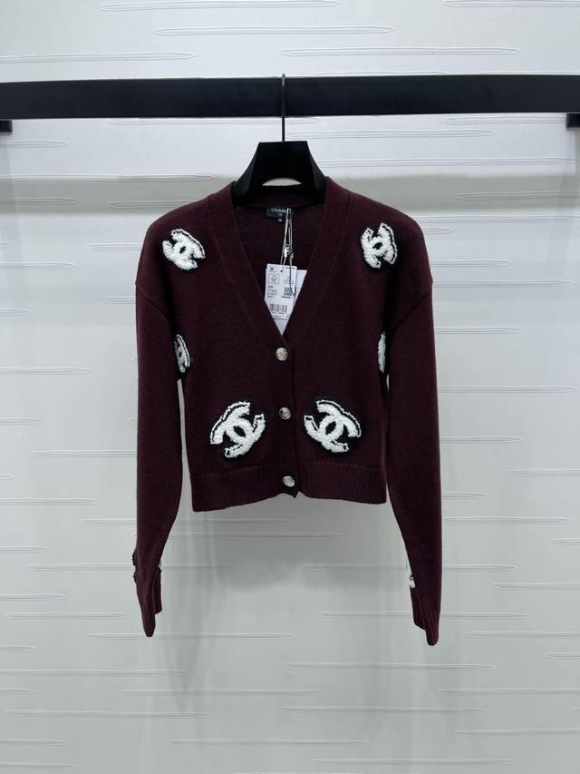 New, original, high-quality Chane* 2025 Early Fall Collection! Terry-embroidere