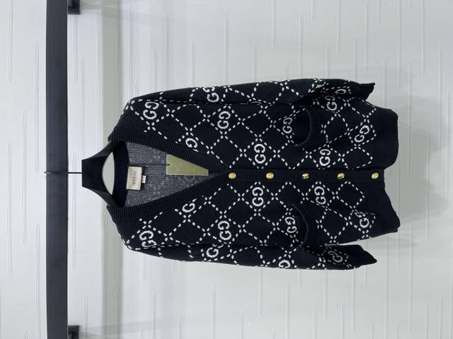 New, original, high-quality Gucc* 2025 Early Fall Collection! V-neck jacquard k