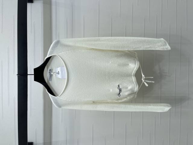 New, original, high-quality Dio* 2025 Early Fall collection! Long-sleeved knit