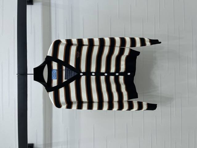 New, original, high-quality Prad* 2025 Early Fall collection! Striped knitted V