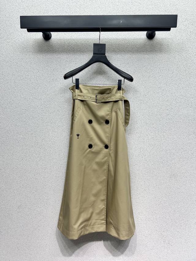 D's Khaki Bee Skirt ~ A classic, age-defying piece with a soft, refined texture!
