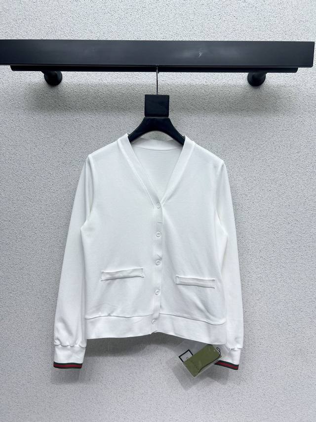 G's series of casual cardigan tops are stylish, low-key, and luxurious! The styl