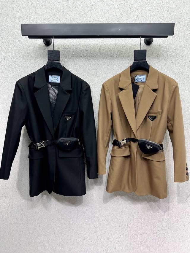 P's classic blazer with a waist bag! Elegant and elegant design, solid color, ve