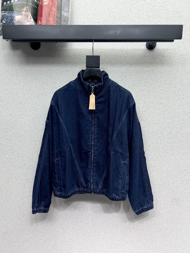 L series denim jacket is neat and stylish, recommended for daily wear, with a se